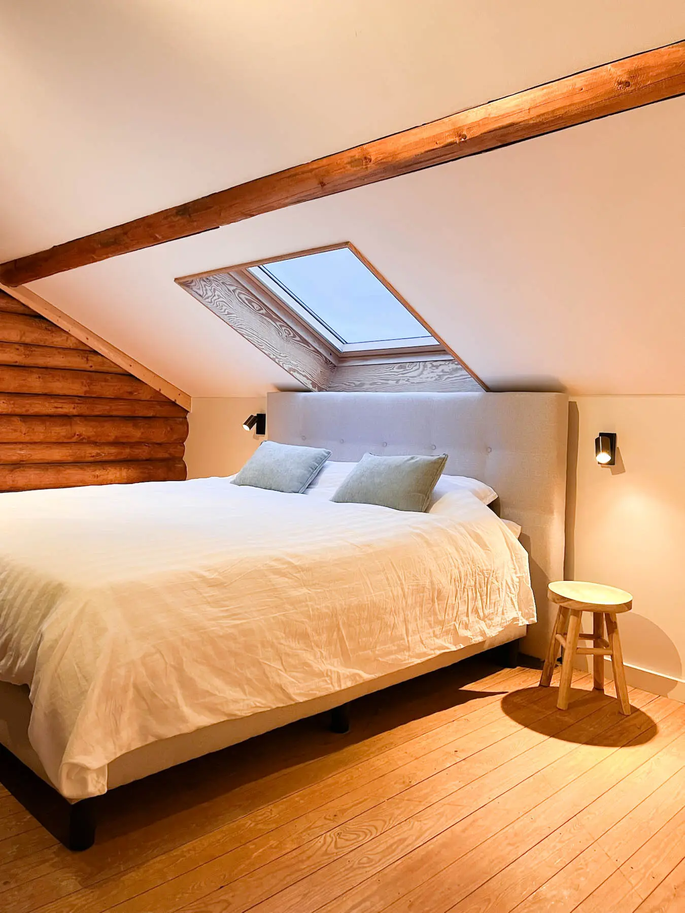 Slaapkamer voor twee personen bij En Routes vakantiewoning verhuur in de Ardennen, Lierneux