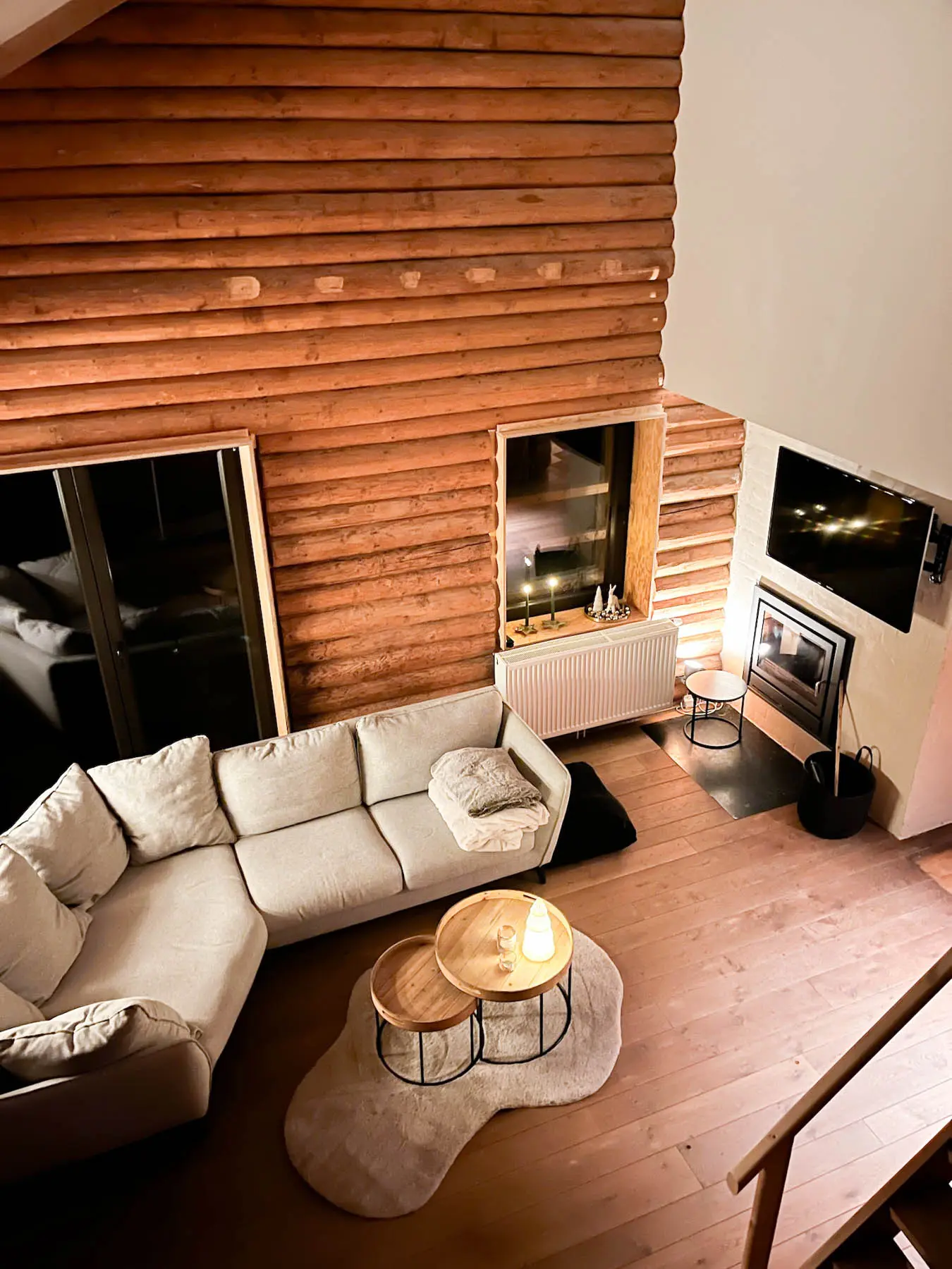 Woonkamer in vakantiehuis voor gezinnen en groepen in de Ardennen, bij Lieurneux. De vakantiewoning wordt verhuurd door En Routes.