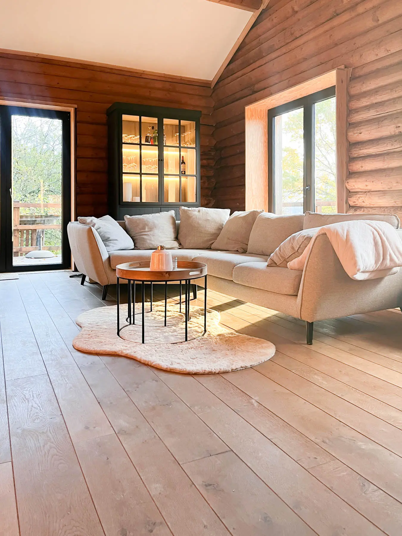 Woonkamer in chalet bij En Routes vakantiewoning verhuur in de Ardennen, Lierneux