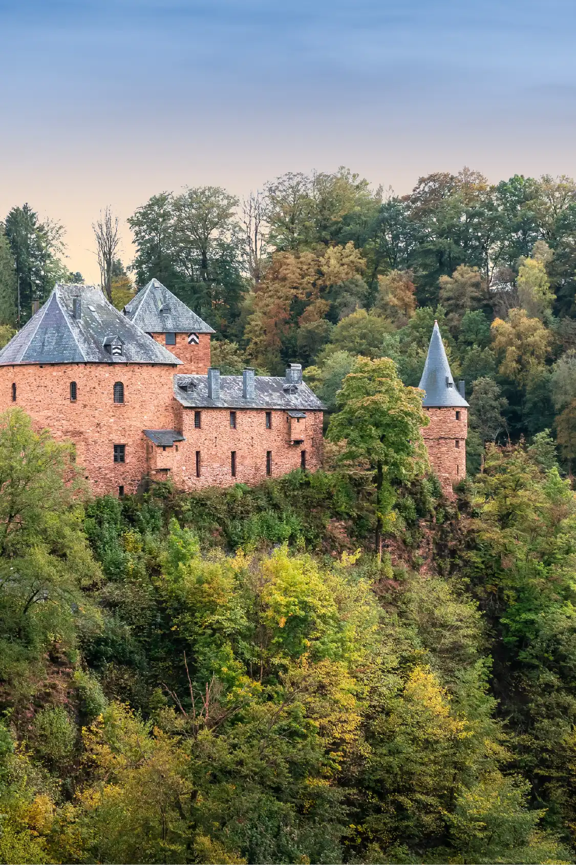 Reinhardstein kasteel in de Ardennen, in de omgeving van de vakantiechalet van En Routes